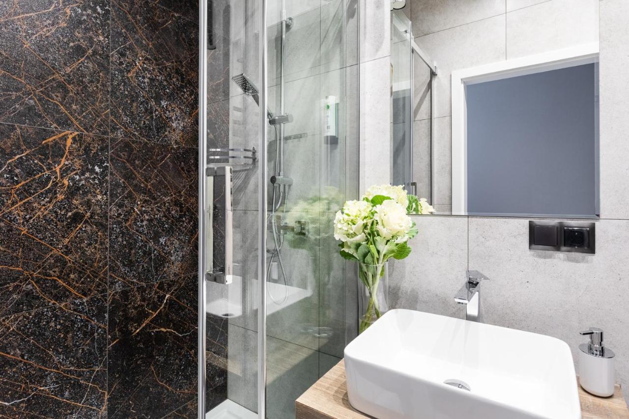 Luxe Living Krakow Apartment Bagian luar foto